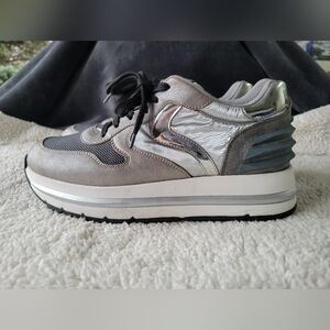 Voile Blanche Metallic Silver and Gray Platform Sneakers